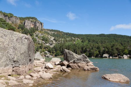 Téléchargez les photos : Lagune noire dans la région de Castille et Léon, Espagne. Paysage lagunaire. Laguna Negra - en image libre de droit