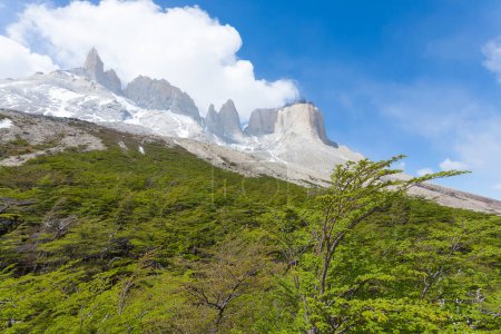Téléchargez les photos : Paysage de la vallée française du point de vue britannique, parc national Torres del Paine, Chili. Cuernos del Paine. Patagonie chilienne - en image libre de droit