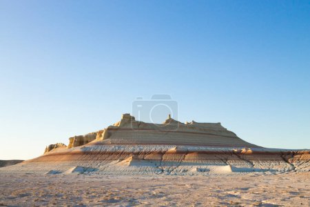 Monumento al desierto de Mangystau, área de Kyzylkup, Kazajstán. Formaciones de estratos rocosos