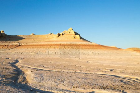 Monumento al desierto de Mangystau, área de Kyzylkup, Kazajstán. Formaciones de estratos rocosos