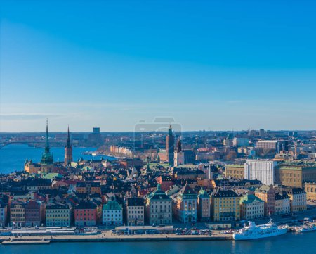 Estocolmo casco antiguo - Gamla stan. Vista aérea de la capital sueca. Drone foto panorámica superior