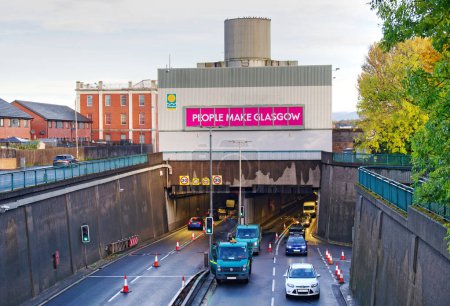 Téléchargez les photos : Entrée du tunnel Clyde par le sud à Govan au Royaume-Uni - en image libre de droit