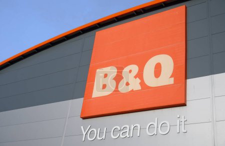 Téléchargez les photos : B et Q amélioration de la maison signe magasin de bricolage Royaume-Uni - en image libre de droit