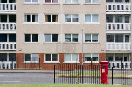 Pisos del Consejo en la vivienda pobre con muchos problemas de bienestar social en Torry en Aberdeen Reino Unido