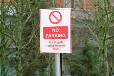 Private parking sign fire brigade access required UK