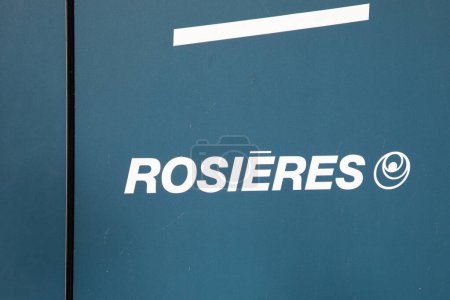 Foto de Burdeos, Aquitania Francia - 11 12 2022: rosieres logo brand and sign text on shop appliance manufacturer store - Imagen libre de derechos