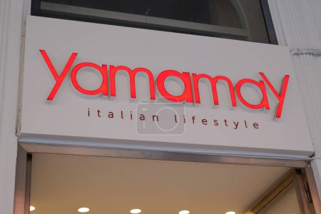 Foto de Burdeos, Aquitania Francia - 12 01 2022: Yamamay logo brand and text sign shop shopfront lenceria tienda italia empresa - Imagen libre de derechos