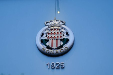 Téléchargez les photos : Monte Carlo, Monaco - 12 12 2022 : Automobile club de Monaco emblème 1925 acm armoiries logo marque et signe texte organisateur de Grand Prix de Formule 1 - en image libre de droit