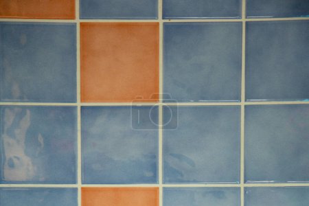 Foto de Salmón marrón y gris azulejos ladrillo pared gris cuadrado fondo - Imagen libre de derechos