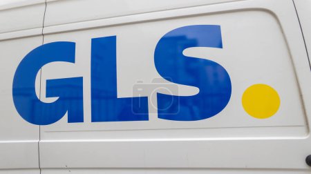 Foto de Burdeos, Francia - 09 18 2023: GLS General Logistics Systems delivery panel van courier logistic truck in city with logo brand and text sign - Imagen libre de derechos