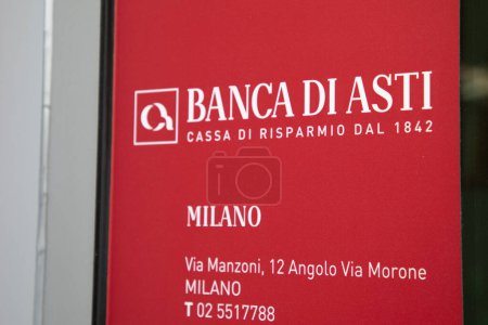 Téléchargez les photos : Milan, Italie - 11 07 2023 : Banca di asti logo marque et texte signe banque sur la construction milan façade signalisation chaîne italienne - en image libre de droit