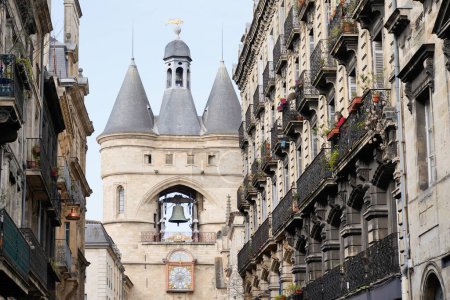 Téléchargez les photos : Grande Horloge de Bordeaux ville en France Grande Cloche Bell Grosse en gironde France - en image libre de droit