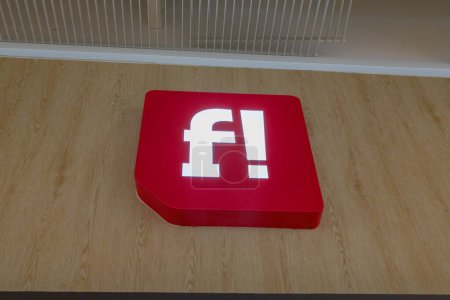 Foto de Burdeos, Francia - 01 20 2024: Flunch f! signo logo y marca texto autoservicio cadena de restaurantes - Imagen libre de derechos