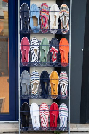 Bunte handgemachte Seil Schuhgeschäft Französisch Espadrilles besohlten Sandalen in Market Street Boutique
