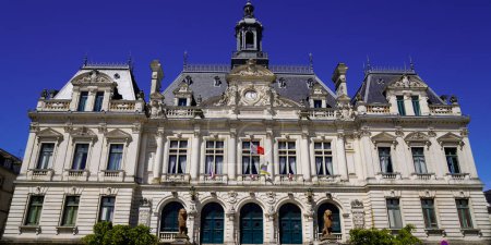 Téléchargez les photos : Mairie façade sur france ville de Vannes Bretagne - en image libre de droit