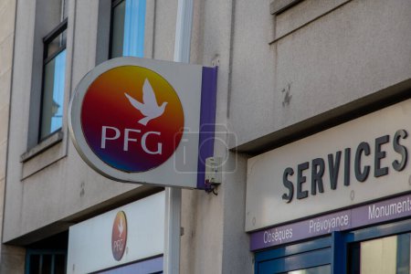 Foto de Burdeos, Francia - 03 08 2024: PFG firma marca y logotipo marca frente a agencia Pompes Funebres Generales cadena francesa tienda funeraria Undertaker - Imagen libre de derechos