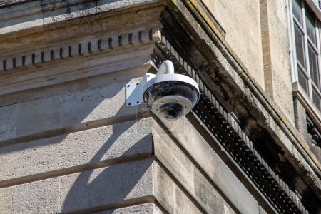 cctv Caméra de sécurité pour la vue de sécurité en vision ronde 360 sur le centre-ville pour une population urbaine sécurisée