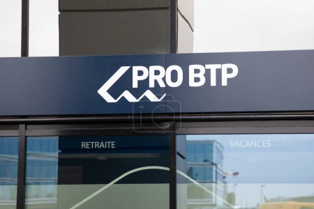Foto de Burdeos, Francia - 03 26 2024: pro btp brand sign and text logo Agencia francesa sin ánimo de lucro oficina de seguros de salud - Imagen libre de derechos