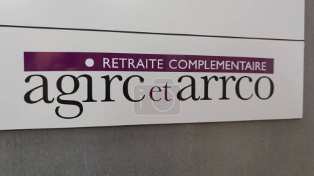 Foto de Burdeos, Francia - 04 02 2024: agirc et arrco logo brand and text sign of French complementary private pension complements the basic pension office for pensioner - Imagen libre de derechos