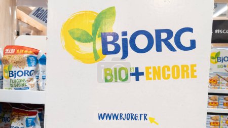 Foto de Burdeos, Francia - 04 08 2024: Bjorg firma el logo y el texto de la marca organic gluten free cookies of French food producer and processer - Imagen libre de derechos