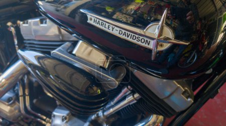 Téléchargez les photos : Bordeaux, France - 04 24 2024 : Harley Davidson marque de logo de moto et signe texte Harley Davidson moto - en image libre de droit