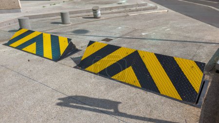 Aufstellbare Straßenblockierer gelb schwarz schließen für Stop-Car-Schutzbereich