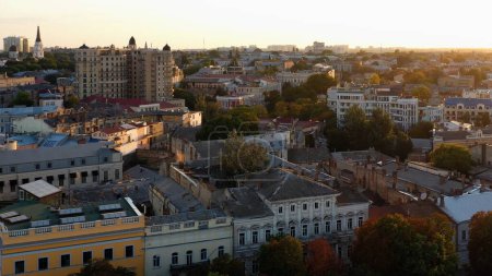 Téléchargez les photos : Old buildings in Ukraine, Odesa. Aerial drone view of sunny urban city scape. - en image libre de droit