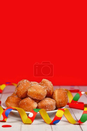 Téléchargez les photos : Traditional German 'Berliner Pfannkuchen', a donut without hole filled with jam served during carnival - en image libre de droit