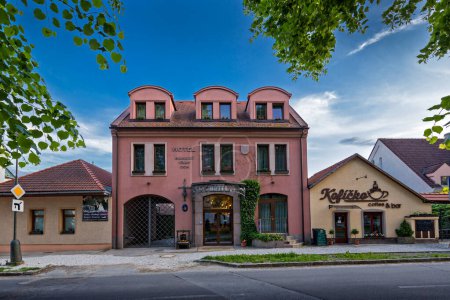 Téléchargez les photos : Hotel Vinny dom à Bojnice, café Kaficko, Slovaquie. - en image libre de droit