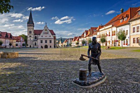 Foto de Plaza del Ayuntamiento de Bardejov, ayuntamiento, estatua del verdugo, Basílica de San Egidio, UNESCO, Eslovaquia. - Imagen libre de derechos
