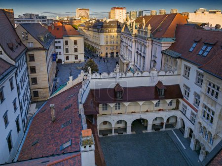 Foto de Patio del Ayuntamiento de Bratislava, Eslovaquia - Imagen libre de derechos