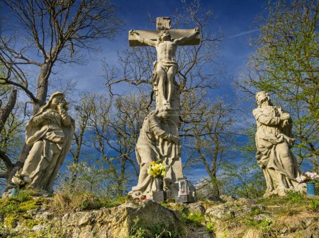 Kalvarienberg in Cerveny kamen, Statue der Heiligen, Slowakei.