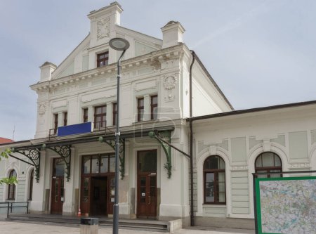 Foto de Edificio principal de la estación de tren en República Checa. - Imagen libre de derechos