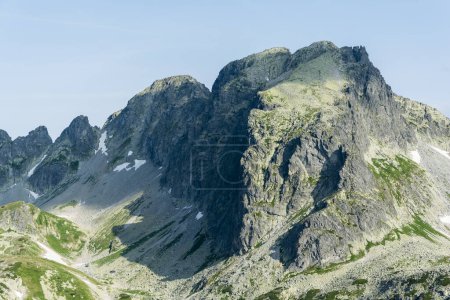 Téléchargez les photos : Jaworowy Szczyt (Javorovy stit) et Maly Jaworowy Szczyt (Maly Javorovy stit) - Les sommets de l'alpinisme populaire dans les Tatras slovaques. - en image libre de droit