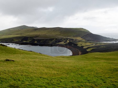 Vue panoramique depuis le belvédère Storhofdi à l'extrémité sud de l'île Heimaey - Îles Westman, Islande