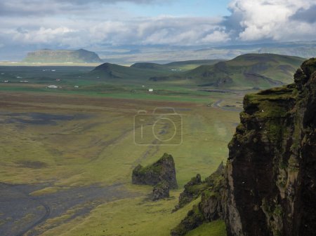 Vue panoramique depuis le point de vue de Dyrholaey à Vik, Islande