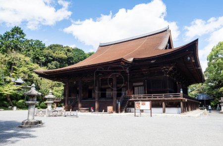 Téléchargez les photos : Otsu, Japon - 21 août 2018 : Kondo, la salle principale du temple Miidera, trésor national du Japon - en image libre de droit