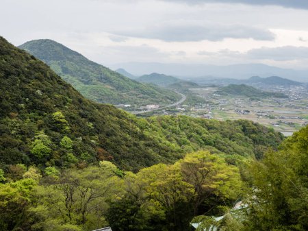 Szenische Ansicht von Iyadaniji, Tempel Nummer 71 der Shikoku-Pilgerfahrt - Kagawa-Präfektur, Japan