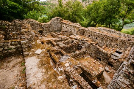 Tauchen Sie ein in die Wunder des Archäologischen Parks Butrint, Albaniens antike Schatzkammer der Geschichte und Schönheit der Natur