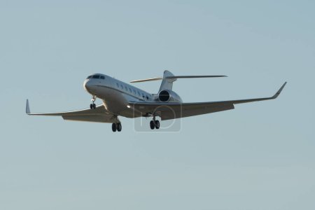 Téléchargez les photos : Zurich, Suisse, le 16 janvier 2024 N-331AB L'avion Gulfstream G650ER atterrit sur la piste 14 lors du forum économique mondial à Davos - en image libre de droit