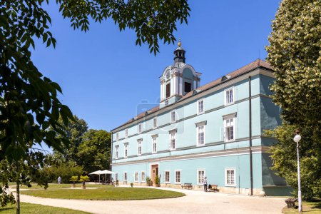 Téléchargez les photos : Nouveau château, ville de Dacice, République tchèque - en image libre de droit