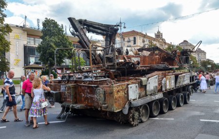 Téléchargez les photos : Lanceur vecteur de transporteur russe du système de missiles sol-air "Buk" capturé par les forces de défense ukrainiennes - en image libre de droit