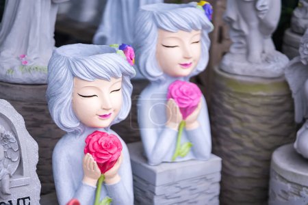 Téléchargez les photos : Bangkok, Thaïlande - Octobre, 18, 2023 : Les statues sont utilisées pour décorer et embellir les jardins. - en image libre de droit