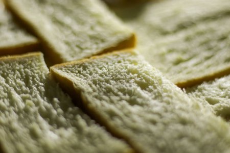 Foto de Primer plano deslizó pan blanco de trigo - Imagen libre de derechos