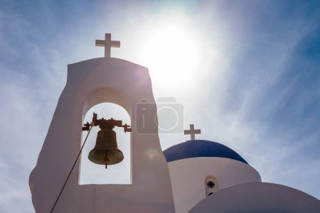 Téléchargez les photos : Eglise orthodoxe d'Ayia Thekla (Sainte Thecla) près d'Ayia Napa et Cavo Greco, île de Chypre, mer Méditerranée. Belle journée ensoleillée
. - en image libre de droit