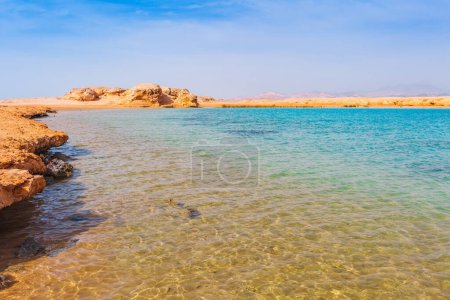 Foto de Costa del Mar Rojo en el Parque Nacional Ras Mohammed. Famosa desestacionación de viajes en el desierto. Sharm el Sheik, Península del Sinaí, Egipto
. - Imagen libre de derechos