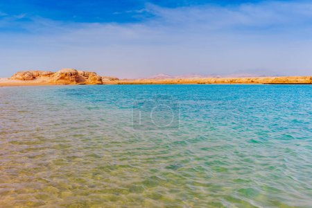 Foto de Costa del Mar Rojo en el Parque Nacional Ras Mohammed. Famosa desestacionación de viajes en el desierto. Sharm el Sheik, Península del Sinaí, Egipto
. - Imagen libre de derechos