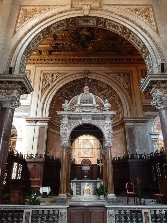 Téléchargez les photos : Basilique de San Crisogono à Rome, Italie. - en image libre de droit