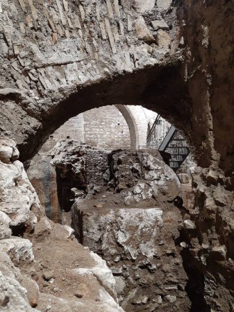 Téléchargez les photos : Basilique des cryptes de San Crisogono à Rome, Italie. - en image libre de droit
