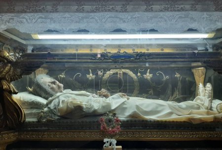 Téléchargez les photos : Corps de la bienheureuse Anna Maria Taigi, église de San Crisogono à Rome, Italie. - en image libre de droit